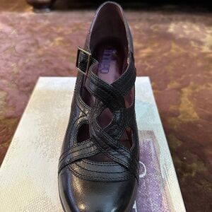 New- Never Used- Indigo Sylvie Black Leather Heel